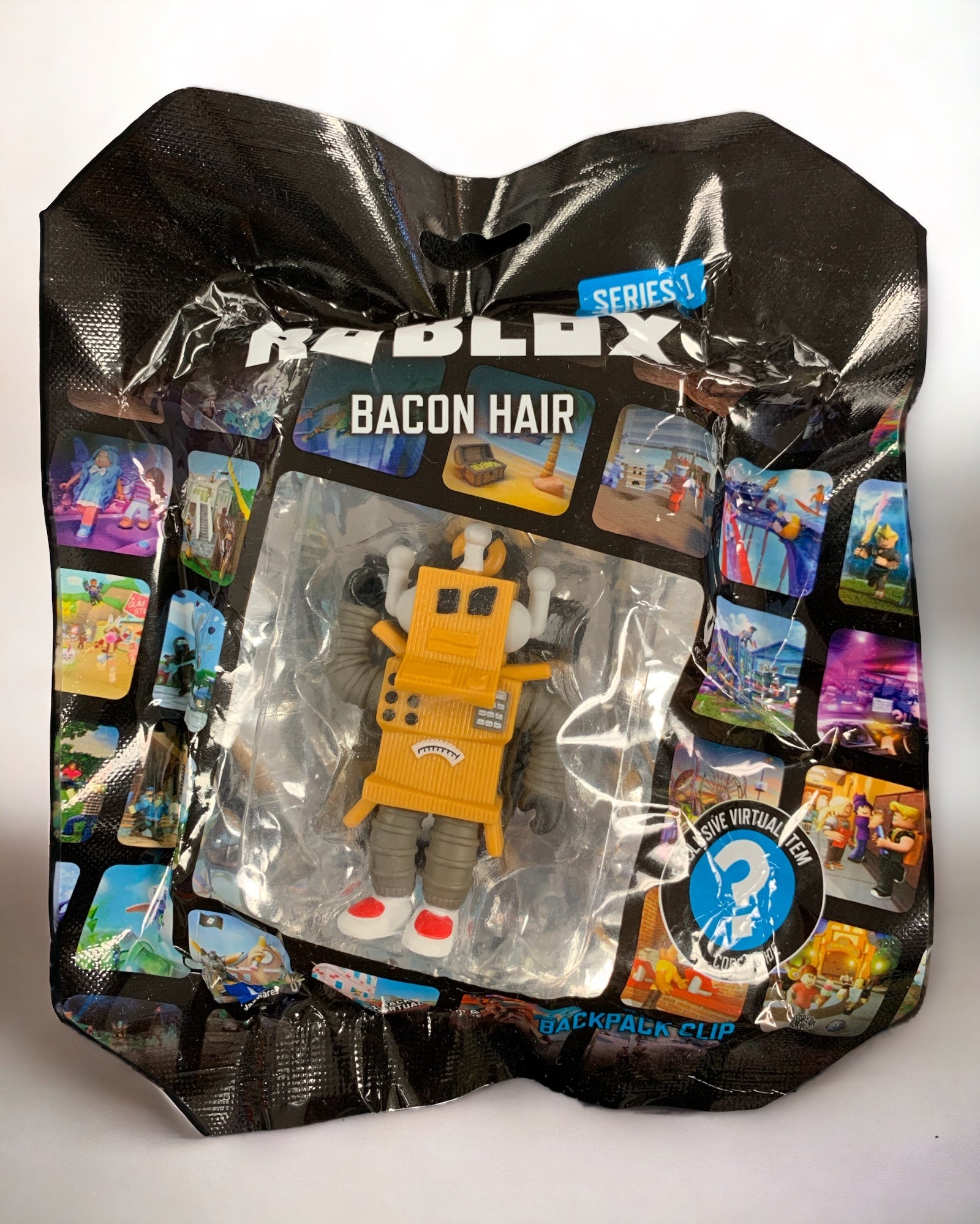 Roblox Series 1 Backpack Hangers - Bacon Hair - Includes mystery virtual item